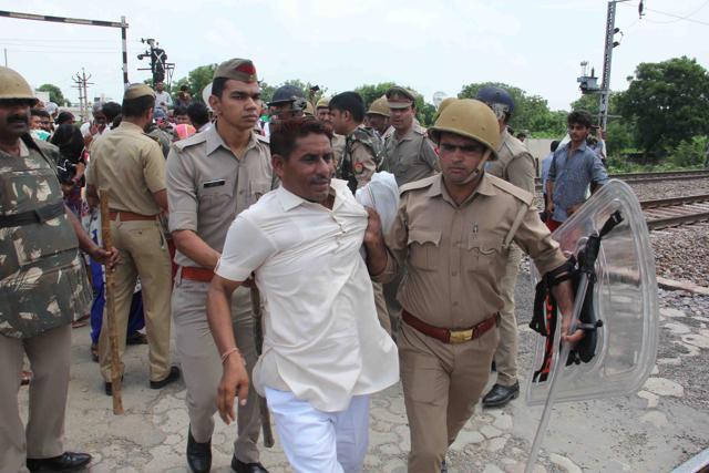 Prime Minister Narendra Modi is scheduled to inaugurate this EPE on August 15 and the district administration is under pressure to settle farmer disputes. (HT Photo) Prime Minister Narendra Modi is scheduled to inaugurate this EPE on August 15 and the district administration is under pressure to settle farmer disputes. (HT Photo)