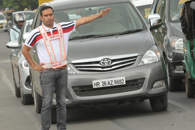 38-year-old Preet Singh says they often look up congested areas on Google maps and plan accordingly. (Manoj Verma/HT)