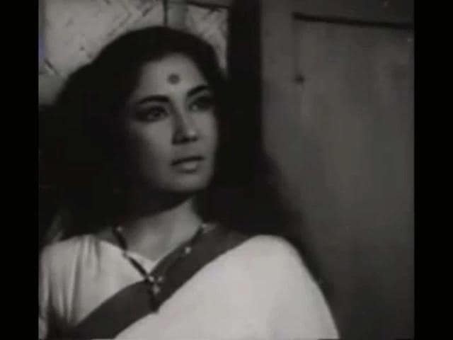 Meena Kumari’s first role was in the 1939 film Farzand-e-Watan. Meena Kumari’s first role was in the 1939 film Farzand-e-Watan.