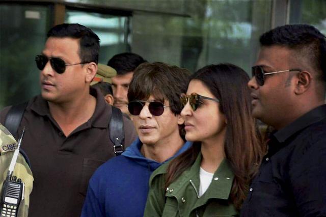 Shah Rukh Khan and Anushka Sharma in Varanasi on Monday. (PTI) Shah Rukh Khan and Anushka Sharma in Varanasi on Monday. (PTI)