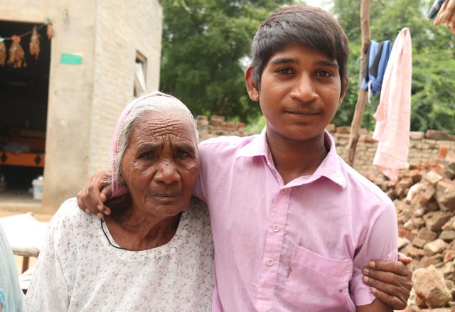 Lovepreet SIngh with his grandmother at Maud Mandi at Bathinda on Tuesday. (Sanjeev Kumar/HT) Lovepreet SIngh with his grandmother at Maud Mandi at Bathinda on Tuesday. (Sanjeev Kumar/HT)