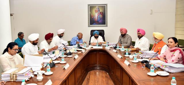 Amarinder apprised the cabinet that he has already stated that if Fastway had made loss to the state exchequer, action would be initiated against the company. (HT Photo)