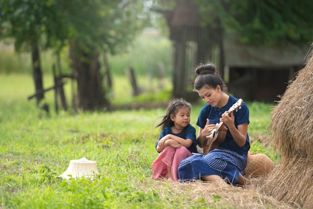 Teach a new skill to a local or volunteer in their daily tasks. (Shutterstock) Teach a new skill to a local or volunteer in their daily tasks. (Shutterstock)