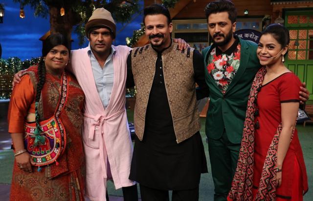 Riteish Deshmukh , Vivek Oberoi, comedian Kiku Sharda, Sumona Chakravarti and Kapil Sharma during the promotion of film Bank Chor on the sets of The Kapil Sharma Show in Mumbai. (IANS)