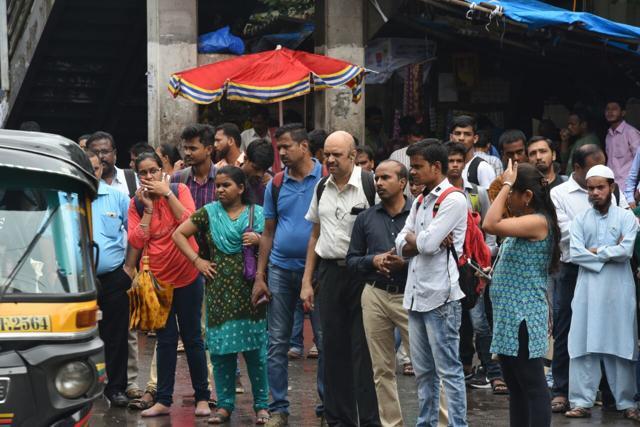 The situation was similar outside Andheri station. (HT)