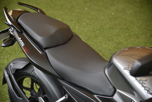 Pulsar ns best sale 160 seat cover