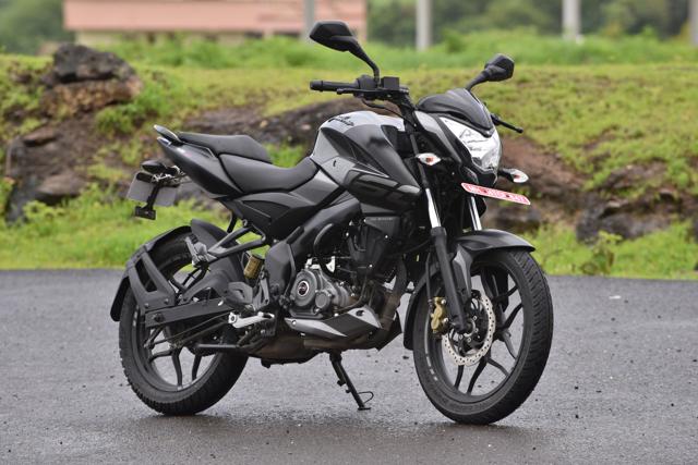 pulsar ns160 black