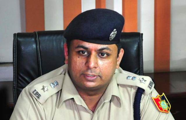 Eish Singhal at a press conference in Chandigarh on Monday. (HT Photo)