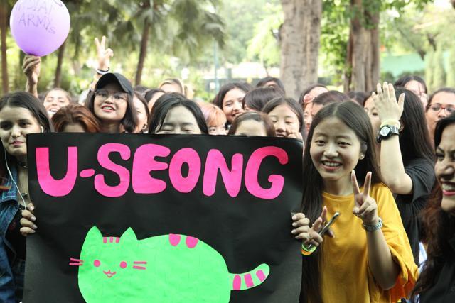 Fans gather to attend the K-pop India Contest in Talkatora Indoor stadium in New Delhi. (Korea Cultural Centre)