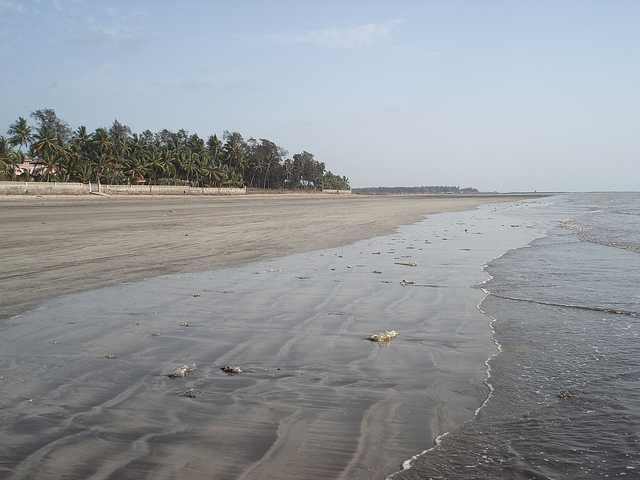 Situated between Mumbai, and Alibaug is this lesser known Karshet beach. (YouTube )