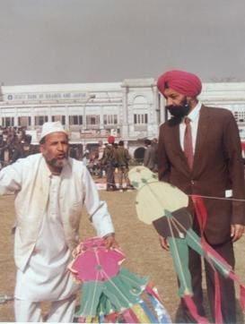 Bhai Mian had made several kite flying records, including one for flying 1,187 kites on a single string. Bhai Mian had made several kite flying records, including one for flying 1,187 kites on a single string.