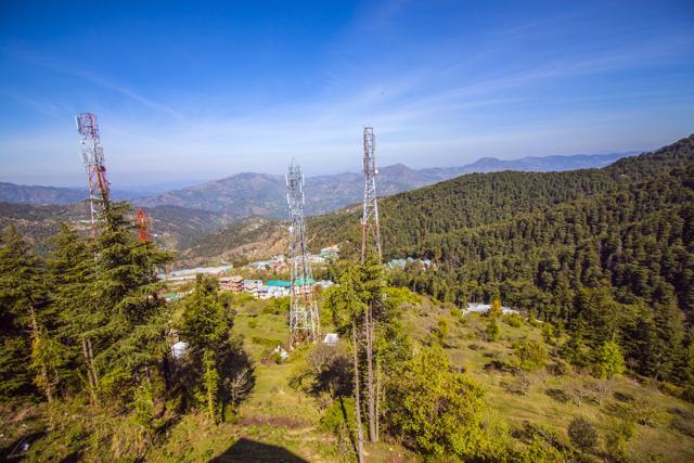 Breathtaking views of adjacent valleys, high-altitude walking paths and vast architectural wealth make Chail the perfect holiday destination. (Shutterstock)