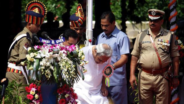 Odisha chief minister Naveen Patnaik appeared unwell while delivering an address on the 71st Independence Day celebrations in Bhubaneswar on Tuesday. (Arabinda Mahapatra /HT Photo) Odisha chief minister Naveen Patnaik appeared unwell while delivering an address on the 71st Independence Day celebrations in Bhubaneswar on Tuesday. (Arabinda Mahapatra /HT Photo)