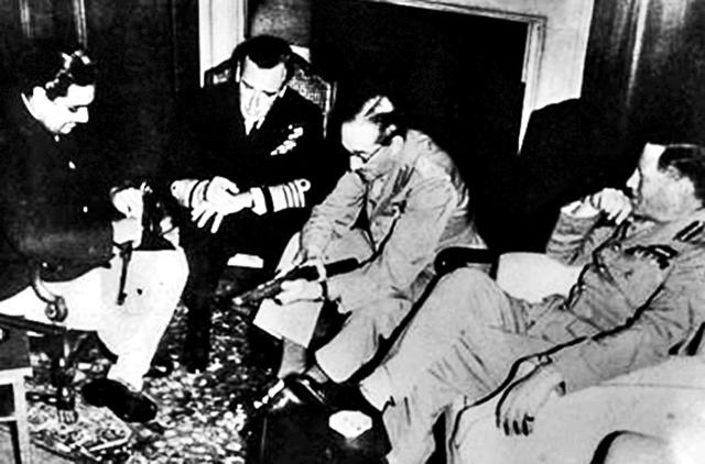 Maharaja of Mewar Hanwant Singh displaying one of his inventive sporting rifles to Lord Mountbatten, Field Marshall Sir Alan Brooke and Field Marshall Sir Claude Auchinleck in Delhi, 1944. (GAJ SINGH II and HOLT’S AUCTIONEERS)