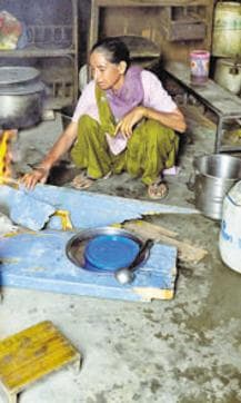 The school does not have a proper place to prepare midday meals. (Gurminder Singh/HT) The school does not have a proper place to prepare midday meals. (Gurminder Singh/HT)