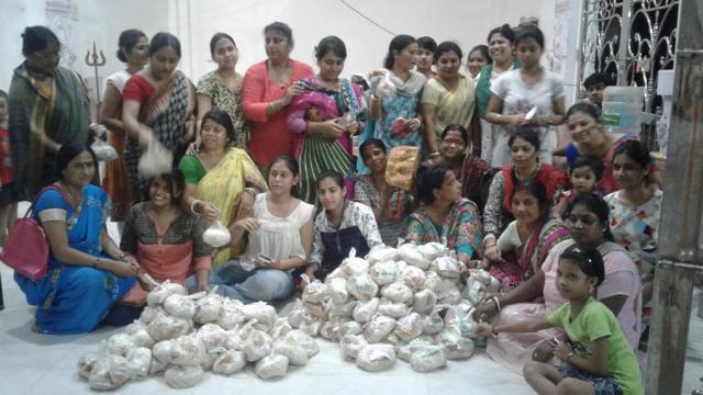 Members of NGOs with relief material at a collection centre in Kolkata. (HT Photo) Members of NGOs with relief material at a collection centre in Kolkata. (HT Photo)