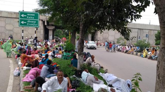 Dera followers in Panchkula on Wednesday. (HT Photo)