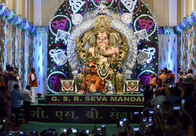 The pandal at King’s Circle in Mumbai (Kunal Patil/HT Photo) The pandal at King’s Circle in Mumbai (Kunal Patil/HT Photo)