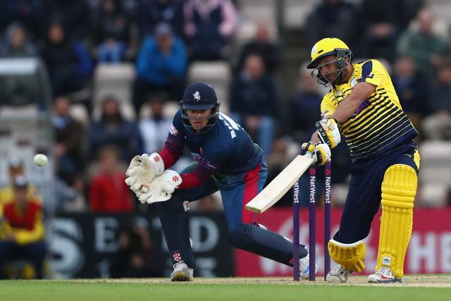 Shahid Afridi of Hampshire hits to the offside as wicketkeeper Sam Billings of Kent looks on during the NatWest T20 Blast match between Hampshire and Kent at the Ageas Bowl in Southampton on June 2, 2016. (Getty Images) Shahid Afridi of Hampshire hits to the offside as wicketkeeper Sam Billings of Kent looks on during the NatWest T20 Blast match between Hampshire and Kent at the Ageas Bowl in Southampton on June 2, 2016. (Getty Images)