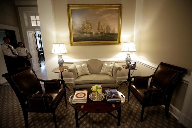 The West Wing lobby. (Reuters Photo) The West Wing lobby. (Reuters Photo)