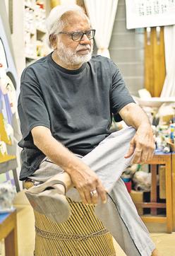 Painter Manu Parekh is a recipient of the 1982 Lalit Kala Akademi Award. (Saumya Khandelwal/HT PHOTO) Painter Manu Parekh is a recipient of the 1982 Lalit Kala Akademi Award. (Saumya Khandelwal/HT PHOTO)