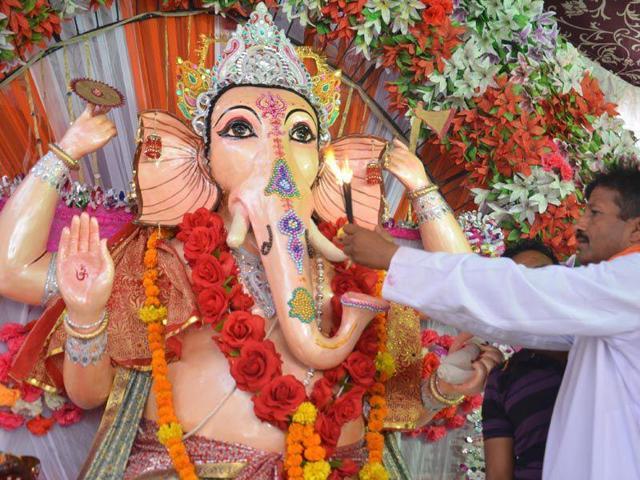 Daily prayers are held at Ganpati pandals. (HT file ) Daily prayers are held at Ganpati pandals. (HT file )