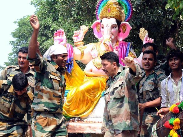 Ganesh Chaturthi ends with a visarjan where the idol of Lord Ganesha is immersed in water. (HT file) Ganesh Chaturthi ends with a visarjan where the idol of Lord Ganesha is immersed in water. (HT file)