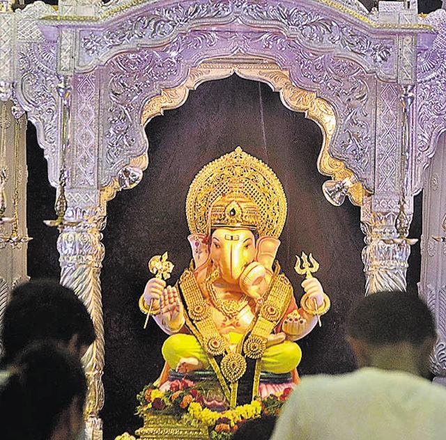 Tambdi Jogeshwari Ganpati Mandal. (Ravindra Joshi/HT PHOTO) Tambdi Jogeshwari Ganpati Mandal. (Ravindra Joshi/HT PHOTO)