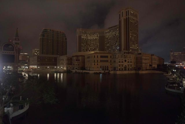 This picture taken in Macau on August 24, 2017 shows the Venetian Macau resort at night, the day after Typhoon Hato hit the territory. (AFP) This picture taken in Macau on August 24, 2017 shows the Venetian Macau resort at night, the day after Typhoon Hato hit the territory. (AFP)