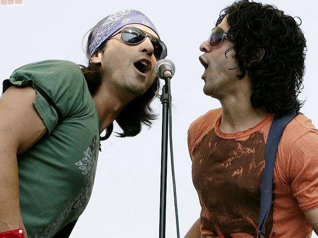 Actors Arjun Rampal and Farhan Akhtar in a still from Rock On!! (2008).