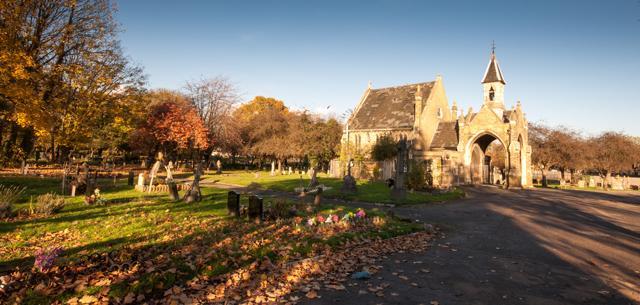 Tooting has some of the best curry restaurants and shops selling arts and crafts. (Shutterstock)