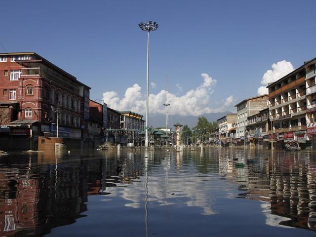 A flooded Lal Chowk in Srinagar during the September 2014 floods. (Abid Bhat/HT File Photo) A flooded Lal Chowk in Srinagar during the September 2014 floods. (Abid Bhat/HT File Photo)