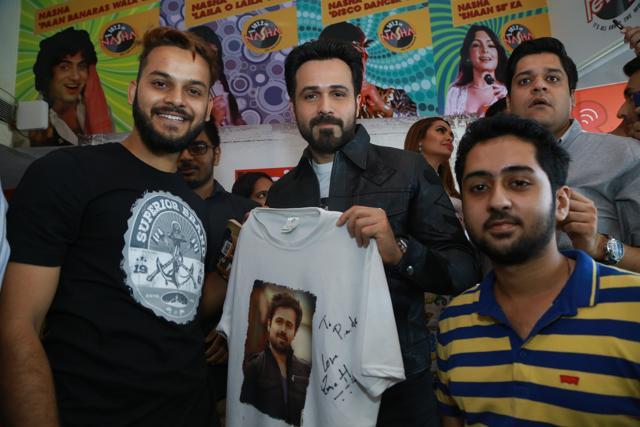 Emraan autographed personalised tees that his fans had got for him. (Photo: Amal KS/HT)