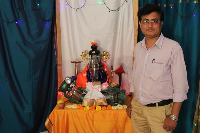 Mukund Datar created a Ganesh idol using lamps and other reusable items. (SANKET WANKHEDE) Mukund Datar created a Ganesh idol using lamps and other reusable items. (SANKET WANKHEDE)