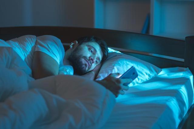 Poor sleep includes too short or too long sleep, difficulty falling asleep, and difficulty maintaining sleep. (Shutterstock) Poor sleep includes too short or too long sleep, difficulty falling asleep, and difficulty maintaining sleep. (Shutterstock)