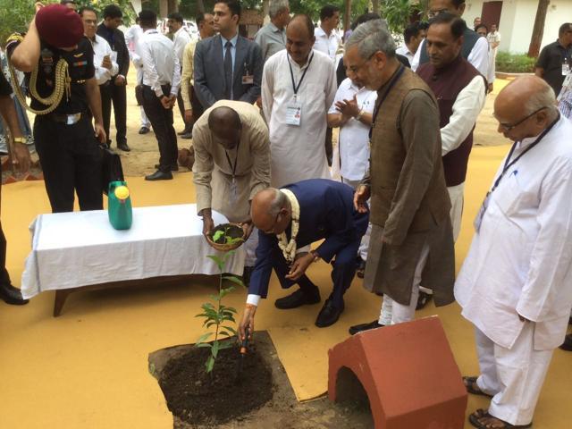 President Ram Nath Kovind visits Sabarmati Ashram in Ahmedabad. (HT) President Ram Nath Kovind visits Sabarmati Ashram in Ahmedabad. (HT)