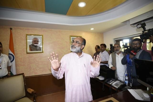Alphons Kannanthanam, Minister of State (Independent Charge) of the Ministry of Tourism; Minister of State in the Ministry of Electronics and Information Technology takes over chare at his office in New Delhi. (Sonu Mehta / HT Photo) Alphons Kannanthanam, Minister of State (Independent Charge) of the Ministry of Tourism; Minister of State in the Ministry of Electronics and Information Technology takes over chare at his office in New Delhi. (Sonu Mehta / HT Photo)