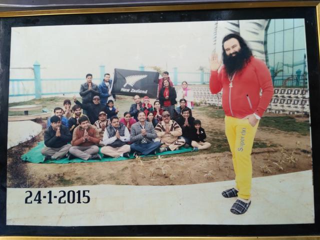 A file photo of Duni Chand (third from left) seeking blessings from Dera Sacha Sauda chief Gurmeet Ram Rahim Singh in 2015. (HT Photo)