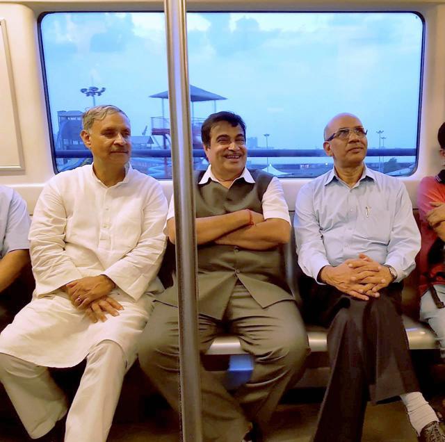 Road Transport & Highways Minister Nitin Gadari travelling in Delhi Metro to participate at an event at Huda City Centre in New Delhi on Monday. (PTI) Road Transport & Highways Minister Nitin Gadari travelling in Delhi Metro to participate at an event at Huda City Centre in New Delhi on Monday. (PTI)