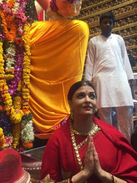 Aishwarya Rai Bachchan at Lalbaughcha Raja. Aishwarya Rai Bachchan at Lalbaughcha Raja.