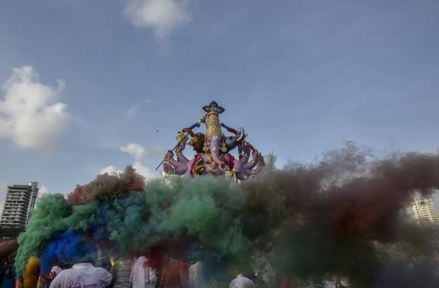 The idol amid a splash of colours. (Kunal Patil/HT Photo) The idol amid a splash of colours. (Kunal Patil/HT Photo)
