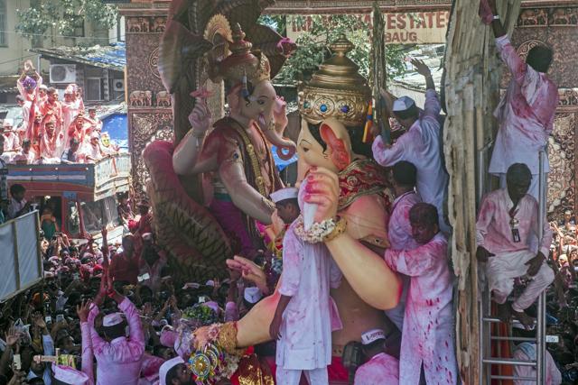 Lalbaugcha Raja and Mumbaicha Raja at Lalbaug. (Pratik Chorge/HT Photo) Lalbaugcha Raja and Mumbaicha Raja at Lalbaug. (Pratik Chorge/HT Photo)