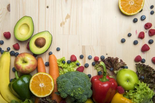 Foods containing Vitamin C such as oranges, strawberries and spinach as well as vegetables rich in fibre can lower risk of colorectal cancer. (Shutterstock) Foods containing Vitamin C such as oranges, strawberries and spinach as well as vegetables rich in fibre can lower risk of colorectal cancer. (Shutterstock)