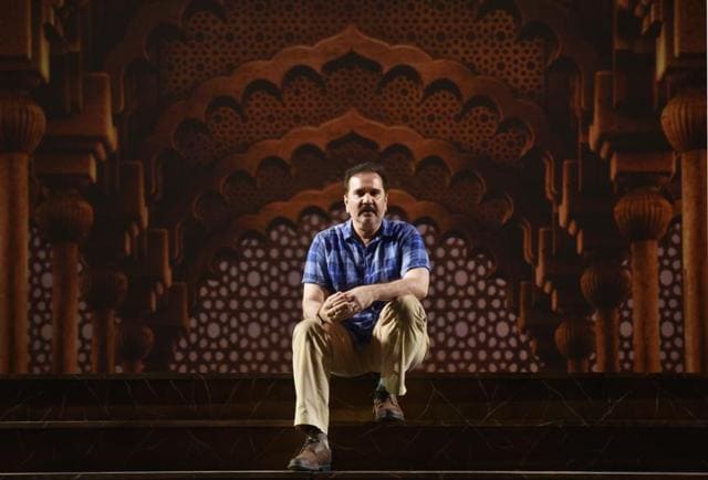 Film and theatre director Feroz Abbas Khan on the set of the play Mughal-e-Azam in Delhi. (Ravi Chaudhary/HT Photo) Film and theatre director Feroz Abbas Khan on the set of the play Mughal-e-Azam in Delhi. (Ravi Chaudhary/HT Photo)