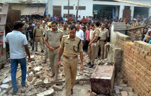 The blast also damaged vehicles in a radius of 40 metres. (HT Photo)