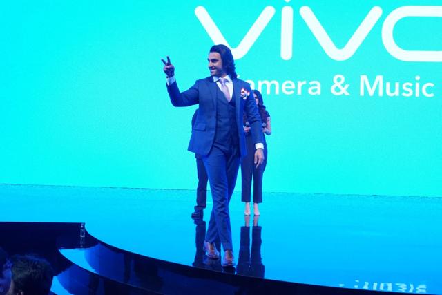 Ranveer Singh during the launch of Vivo V7+ Smartphone in Mumbai on Sept 7. (IANS)