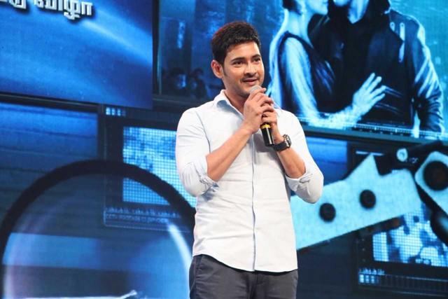 Not only did Mahesh Babu speak in Tamil, he even cracked jokes in the language. Not only did Mahesh Babu speak in Tamil, he even cracked jokes in the language.