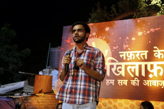 JNU student Umar Kahlid also spoke against the hatred and murder of journalist Gauri Lankesh. (Rajesh Kashyap/ HT Photo )