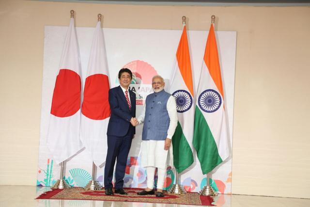 Prime Minister Narendra Modi (R) and his Japanese counterpart Shinzo Abe. (HT) Prime Minister Narendra Modi (R) and his Japanese counterpart Shinzo Abe. (HT)
