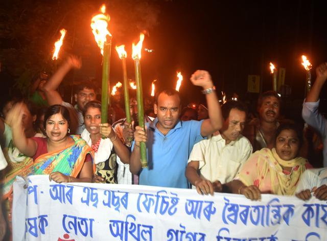 Activists of Krishak Mukti Sangram Samittee (KMSS) take out a torch light procession against the arrest of party advisor and RTI activist Akhil Gogoi in Guwahati, Assam on September 14. (Rajib Jyoti Sarma / HT Photo) Activists of Krishak Mukti Sangram Samittee (KMSS) take out a torch light procession against the arrest of party advisor and RTI activist Akhil Gogoi in Guwahati, Assam on September 14. (Rajib Jyoti Sarma / HT Photo)